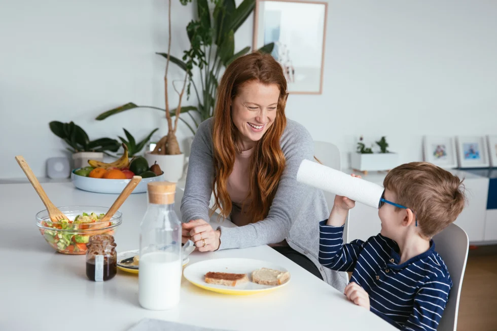Mieux communiquer avec mon enfant petit ou grand : 5 questions qui font du bien à toute la famille ! Technique de coach parental